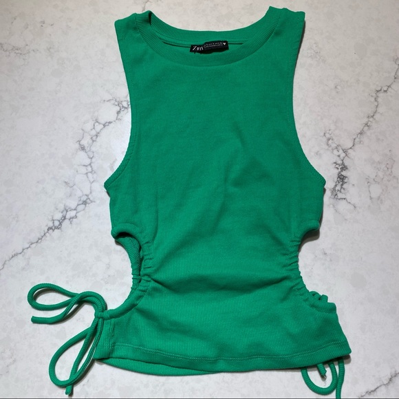 Green tank with cutout sides and drawstrings - Picture 1 of 3